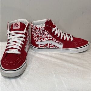 VANS Red and White Patterned SK8 OFF THE WALL Unixes Size US9 M/ 10.5 US Women’n